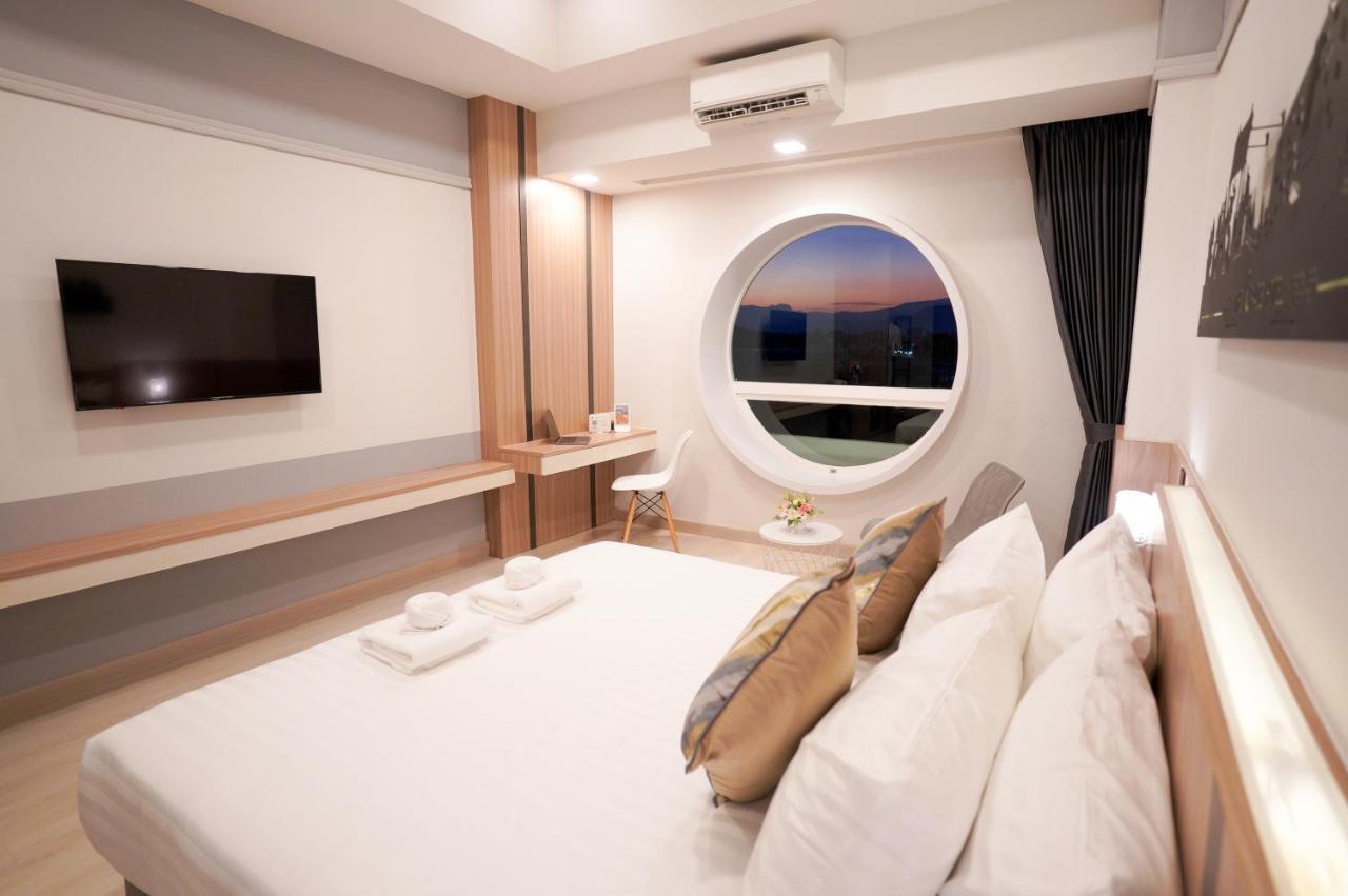 The Space Hotel Chiang Rai Bagian luar foto